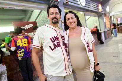 Javier Contreras y Nallely Ramírez.
