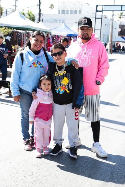 Israel, Santiago, Leah y Sofía.