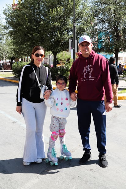 Zaira, Valentina y Felipe.
