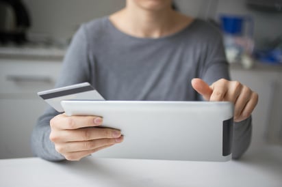 La mayoría de los encuestados, incluso en los países más ricos, dice que no pagaría por tener acceso a noticias, lo que afecta al modelo de suscripciones. Foto: Freepik