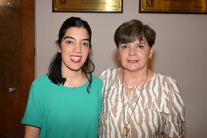 Laura y Valeria.
