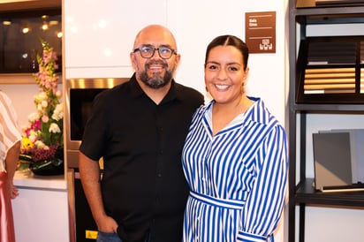 Carlos Ochoa y Karla Marín.