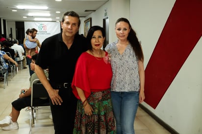 Juan Andrés Sagui de la Fuente, Imelda Widen y Erika Widen.