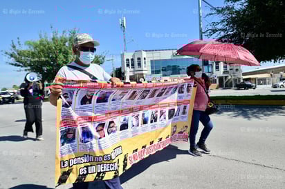 Marcha de Colectiva Víboras del Desierto (EL SIGLO DE TORREÓN / ENRIQUE TERRAZAS
