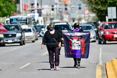 Marcha de Colectiva Víboras del Desierto (EL SIGLO DE TORREÓN / ENRIQUE TERRAZAS