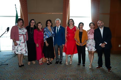 Club Rotario Torreón Metropolitano en su cambio de mesa directiva.