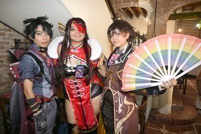 Kei, Gin y Saniwa.