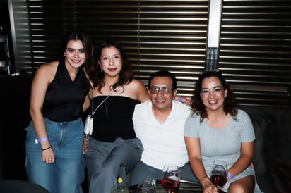 Luisa, Ana, Román y María