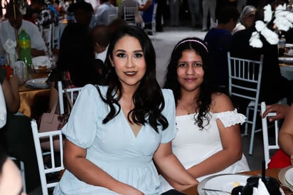 Katy Ceniceros y Celia Ceniceros.