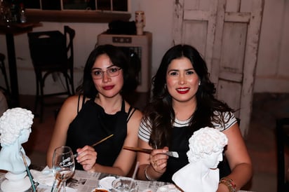 Andrea Flores y Vanessa Almazán.