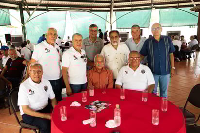 Jesús, Gerardo, Carlos, Jesús, Gerardo y Samuel.