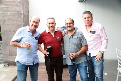 Carlos, Fernando, Víctor y Humberto.