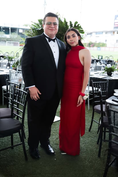 José Guadalupe Espinoza y Regina García.