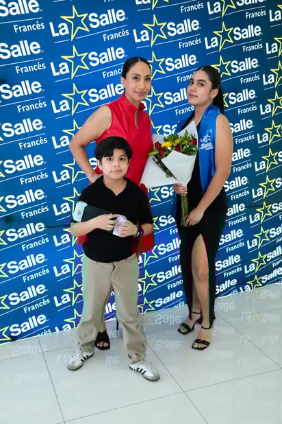 Jenni Olvera, Camila Reyes y Matías.