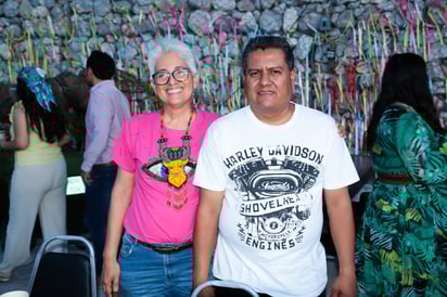 Brenda Mesta y Víctor.
