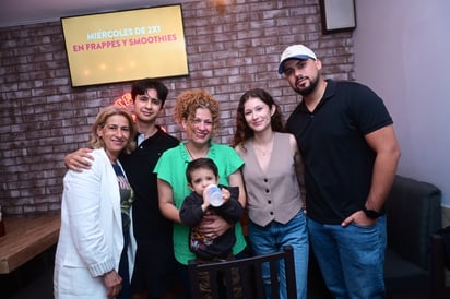Adriana, Leonardo, Araceli, Priscila, Isaac y Alejandro. 