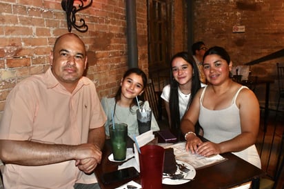 Familia Ramírez Lanzarín.