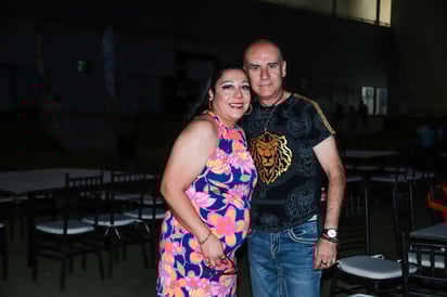 Adriana Nevárez y Humberto Mesta.