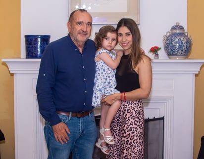 Michel Berjoan, Pauline Berjoan y Yolanda Reyes.