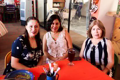 Claudia Rosales, Pamela de la Rosa y Lupita Arguijo.