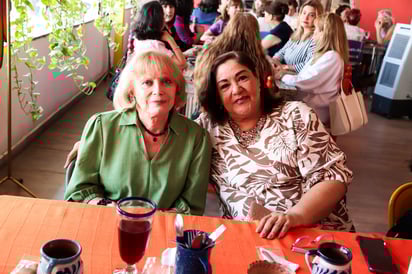 Adriana Núñez, Regina y Lucy Flores