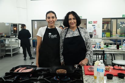 Valeria y Alejandra. 