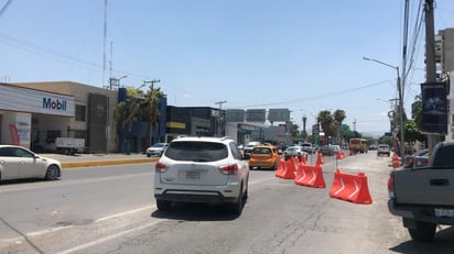 Cierran desnivel de Nudo Mixteco. EL SIGLO DE TORREÓN / Fernando Compean