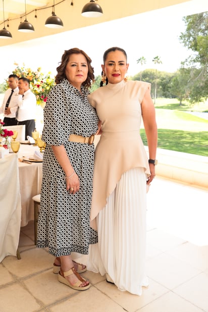 Carmen Altamirano y Rosy Altamirano.