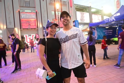 Andrea Nevárez y Alan Cossio.
