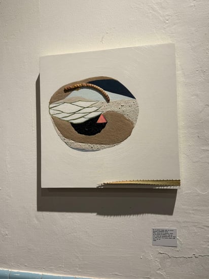 Piezas. Entre pintura, escultura y poesía, la planta emerge como
un núcleo creativo.