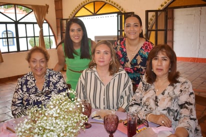 Rosa, Diana, Norma, María y Samantha.