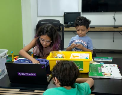 Formación en manos de expertos internacionales en pedagogía, tecnología y psicología infantil. Foto: cortesía