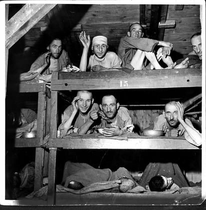 Prisioneros de Buchenwald al enterarse de su liberación, 1941, Margaret Bourke-White. Foto: Life Photo Collection