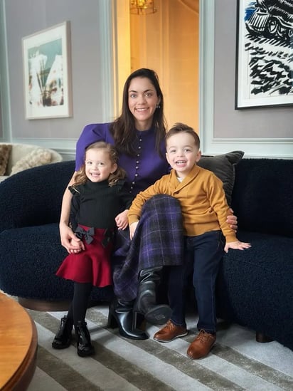 Shivon Zillis con sus hijos. Foto: Mint