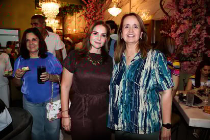 Silvia Garza y Lupita Richards.
