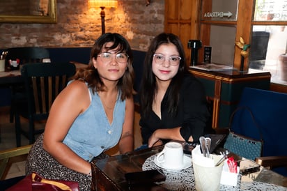 Alexa y Jennifer.