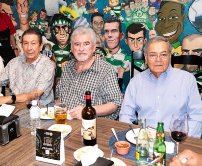 Romolo Ruíz, Fernando González y Jaime Russek.
