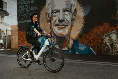 Los usuarios de scooters y bicis electricas deberán portar licencia y casco.[Unsplash]