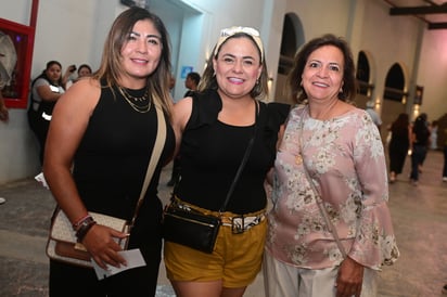 Elena, Liz y Lourdes.