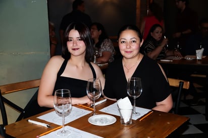 Hassel Ambriz y Berenice Gutiérrez.