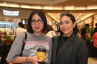 Karen y Sofía.