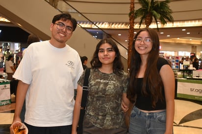Josué, Diana y Ammi.