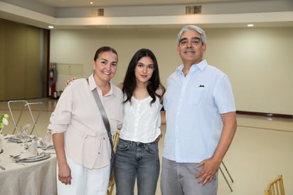 Dalia, Dalia y Ángel.