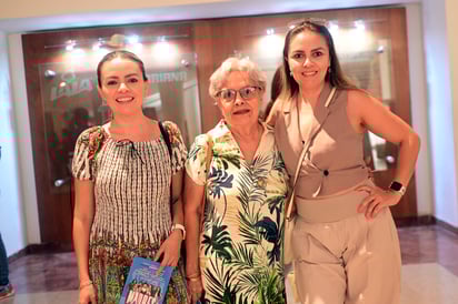 Rosario Olague, Rosario Goytia y Liliana Olague.