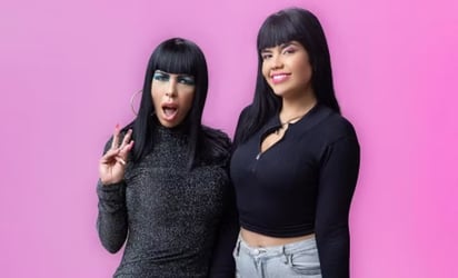 El video en el que las influencer entregaban un plátano y un mono de peluche a menores/ Especial