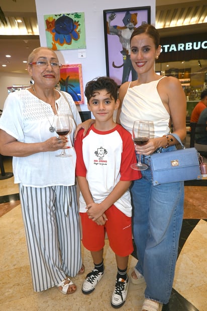 Lucero, Draco Augusto y Gaby.