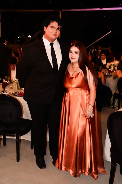 Ricardo Orona y Barbara Orona.
