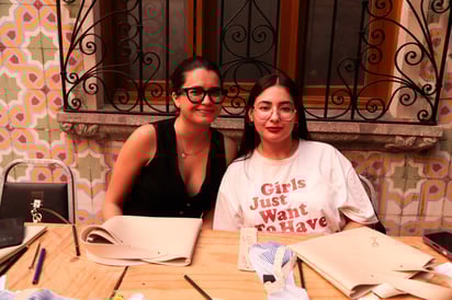 Samantha Talamantes y Ángela Montelongo.