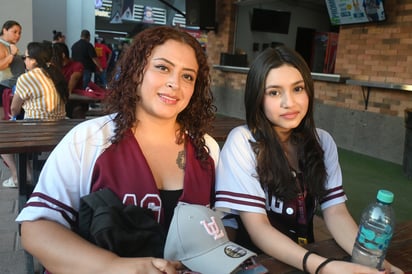 Roger, Isela y Nayeli.