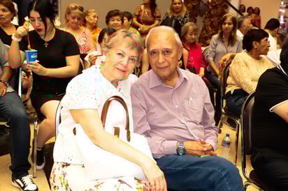 Malena de Romo y Carlos Romo.